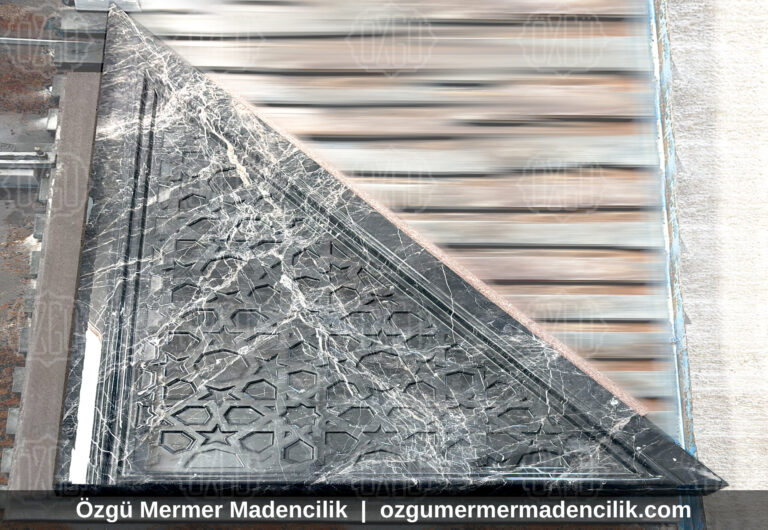 Kemer köşeliği için geometrik oymalı damarlı mermer göbek taşı