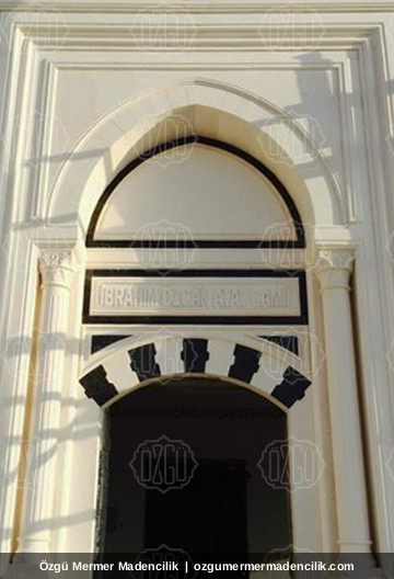 İbrahim Özcan Atay Camii mermer giriş kapısı