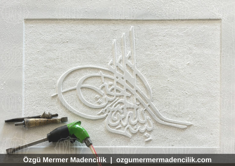Mermer üzerine tuğra oyma işlemesi