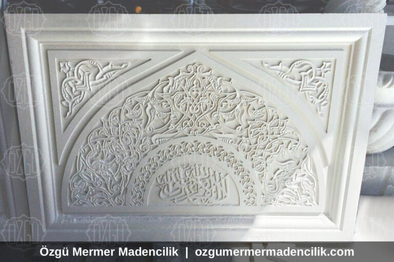 Rumi motifli kabartma mermer kemer panosu