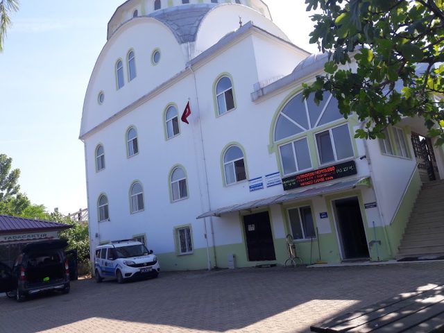 Ahmet Cemal Maden Camii