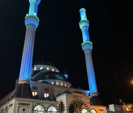 Çayırlı Merkez Camii
