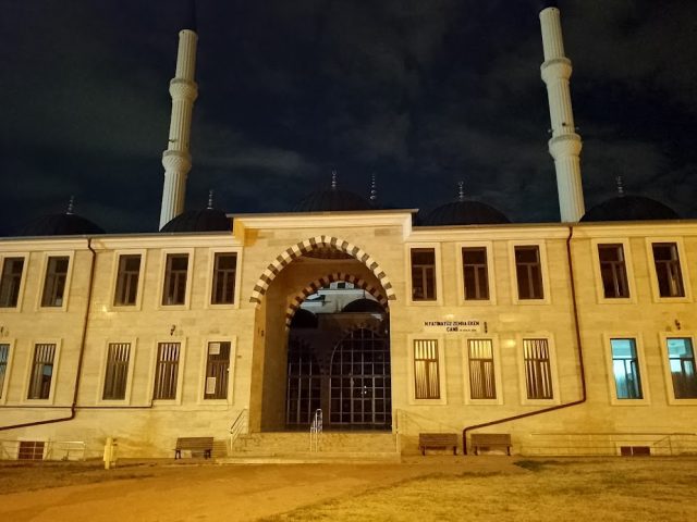 Fatımatüz Zehra Eken Camii