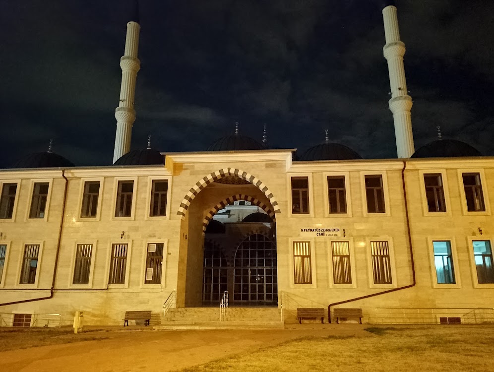 Fatımatüz Zehra Eken Camii