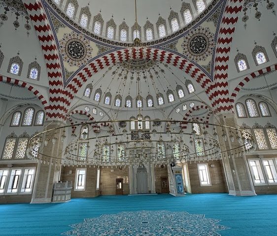 Fatımatüz Zehra Eken Camii