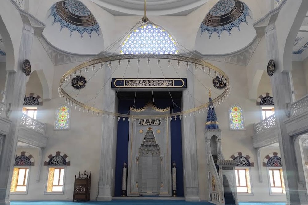 Hz. Ebubekir Camii