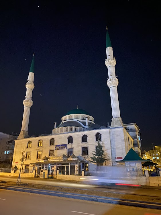 Üç Kızlar Camii