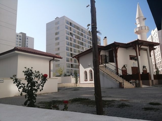 Üç Kızlar Camii
