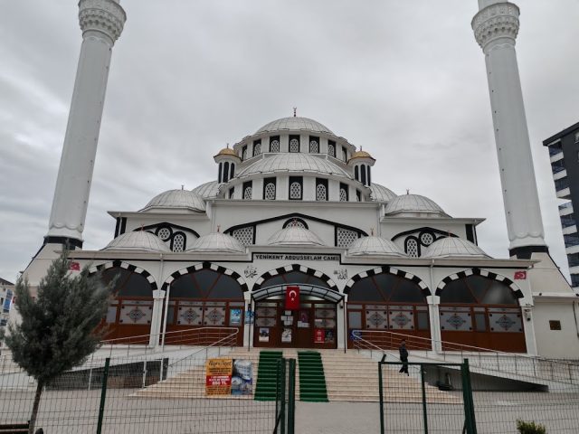 Yenikent Merkez Camii